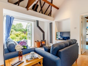 TV, fireplace - 2 Bed in Penryn (oc-78620) (Saint Gluvias)