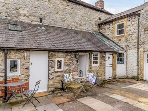 Outdoor dining - 2 Bed in Bakewell (oc-78655) (Ashford in the Water)