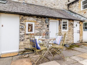 Outdoor dining - 2 Bed in Bakewell (oc-78655) (Ashford in the Water)