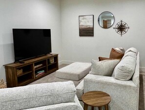 Fernseher, Kamin, Arbeitsbereiche