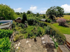 Outdoor dining - 3 Bed in North Walsham (oc-78708) (Honing)
