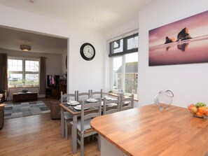 Dining - 3 Bed in Freshwater (oc-66583) (Freshwater)