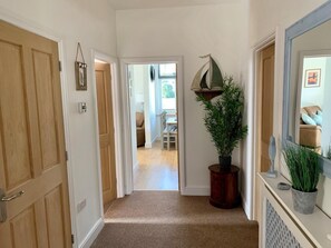 Interior - 3 Bed in Freshwater (oc-66583) (Freshwater)