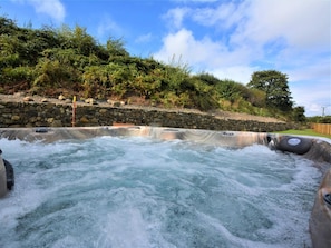 Utendørs boblebad