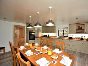 Dining - 4 Bed in Llanrwst (oc-66510) (Llanrwst)