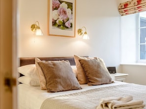Travel cot, free WiFi, bed sheets - 2 Bed in Alnwick (oc-80482) (Newton-by-the-Sea)