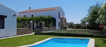 Rural Agrotourism on 200 Hectares of Dehesa at La Panadera Superior Country House