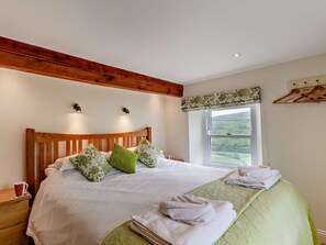 Travel cot, free WiFi, bed sheets - 4 Bed in Richmond (oc-g0083) (Low Row)