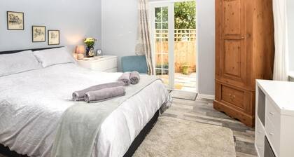 1 Bed in Freshwater (oc-73929)