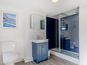 Bathroom - 3 Bed in Polruan (oc-83821) (Fowey)