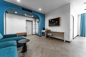Ropa de cama de alta calidad y minibar 