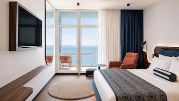 Superior Room, Sea View | Minibar, in-room safe, soundproofing, iron/ironing board
