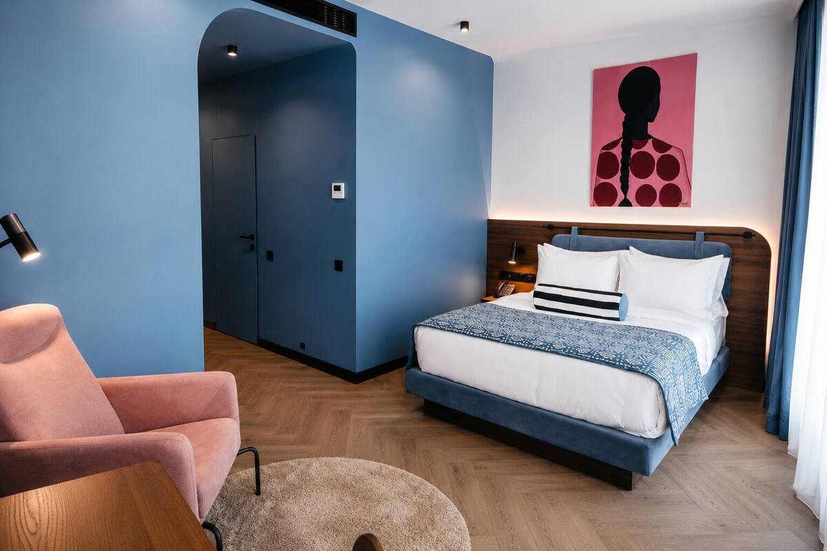 Ropa de cama de alta calidad y minibar 