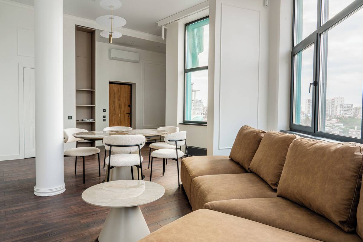 Ropa de cama de alta calidad y minibar 