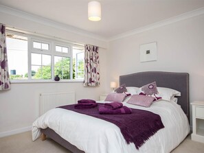 Travel cot, free WiFi, bed sheets - 4 Bed in Swanage (oc-dc082) (Worth Matravers)