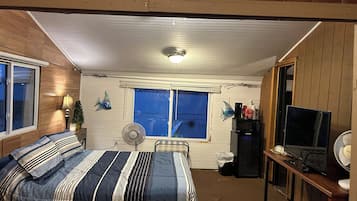 WiFi, bed sheets