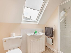 Bathroom - 4 Bed in Swanage (oc-75639) (Studland)