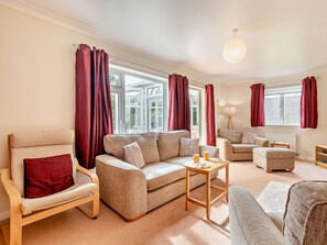 Living area - 4 Bed in Swanage (oc-75639) (Studland)
