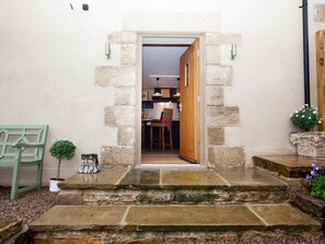 Exterior detail - 2 Bed in Harrogate (oc-75642) (Hartwith cum Winsley)