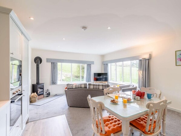 Living area - 1 Bed in Harrogate (oc-76511) (Summerbridge)