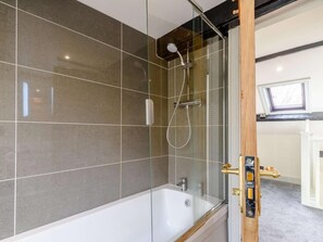 Bathroom - 1 Bed in Harrogate (oc-76511) (Summerbridge)