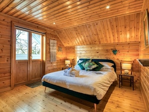 3 bedrooms, travel crib, WiFi (free), bed sheets