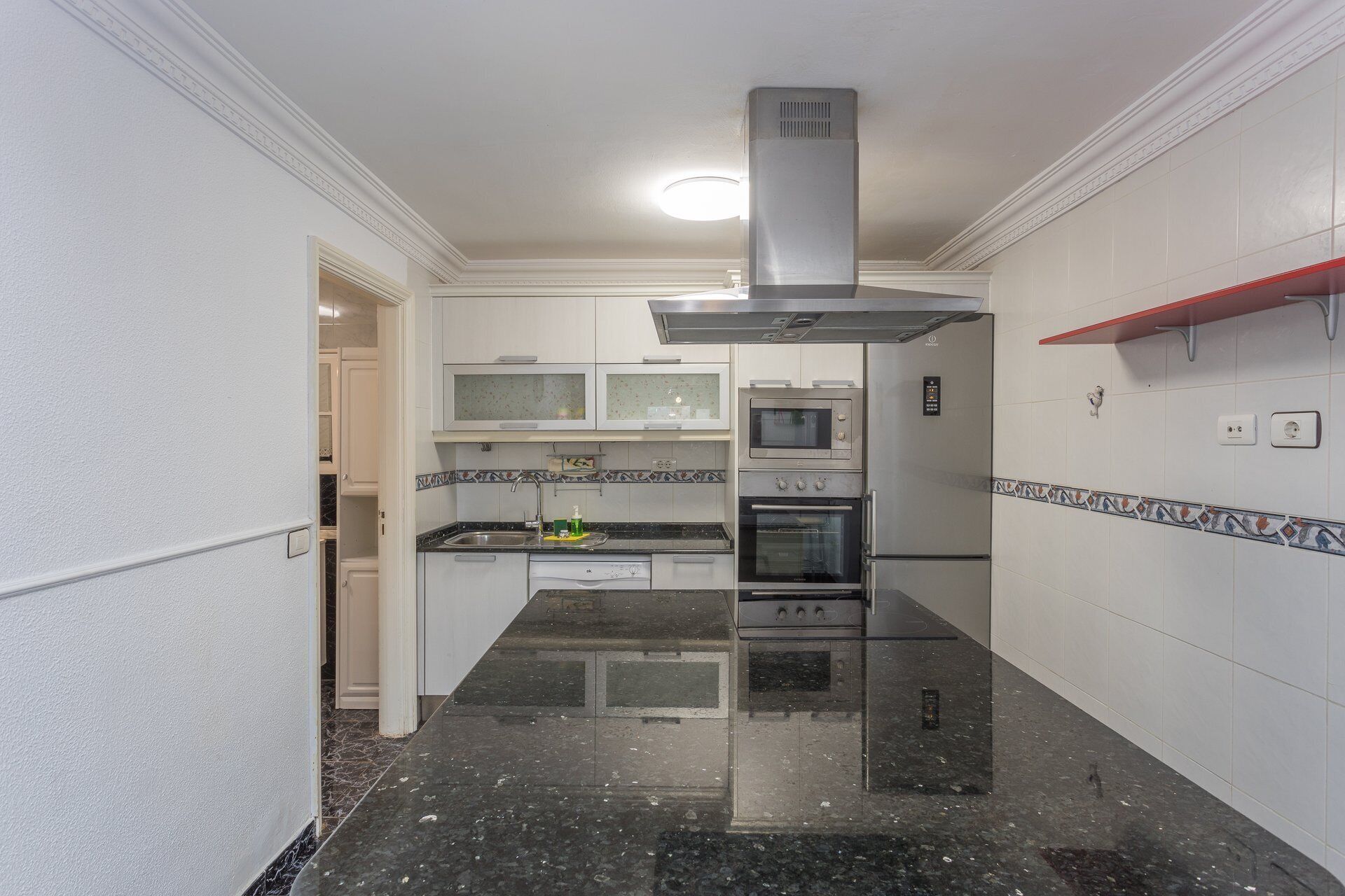 Coffee/tea maker, microwave, oven, dishwasher