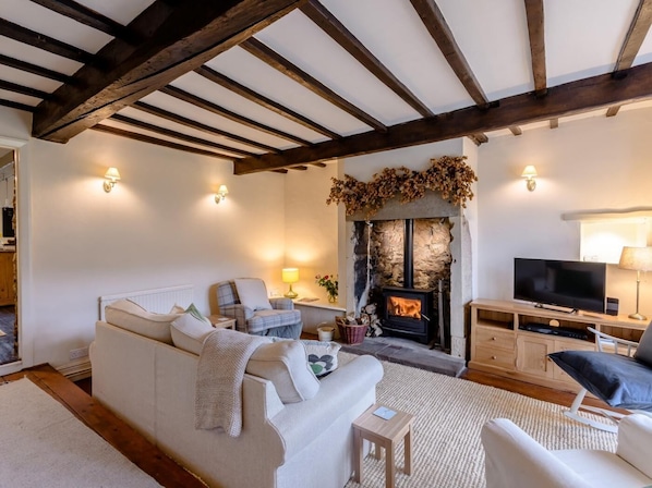 TV, fireplace - 3 Bed in Buxton (oc-77715) (Windmill)