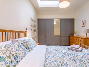 3 bedrooms, travel cot, free WiFi, bed sheets - 3 Bed in Buxton (oc-77715) (Windmill)