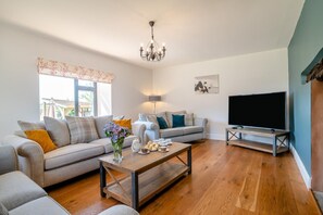 Living area - 5 Bed in Wellington (oc-77900) (Ashbrittle)