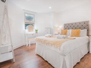 2 bedrooms, travel cot, free WiFi, bed sheets - 2 Bed in Windermere (oc-78288) (Bowness on Windermere)