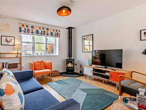 TV, fireplace - 2 Bed in Helmsley (oc-g0037) (Helmsley)
