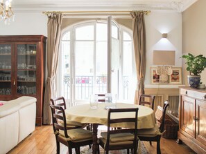 Dining - Family apartment near Roland Garros (Paris)