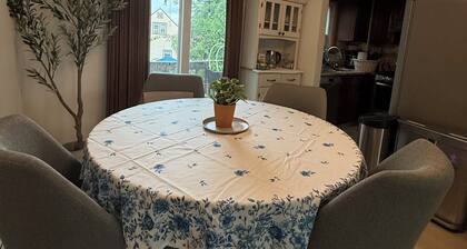Adorable 2-bedroom condo near JFK Airport/LIRR/Mall/ free parking in Queens