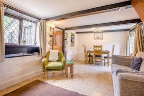TV, fireplace - 1 Bed in Weymouth (oc-dc078) (Sutton Poyntz)