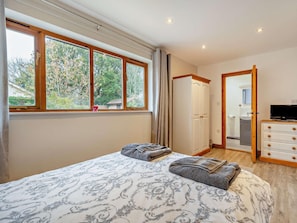 3 Schlafzimmer, Reisekinderbett, kostenloses WLAN, Bettwäsche