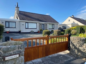 Exterior - 2 Bed in Moelfre (oc-75013) (Moelfre)