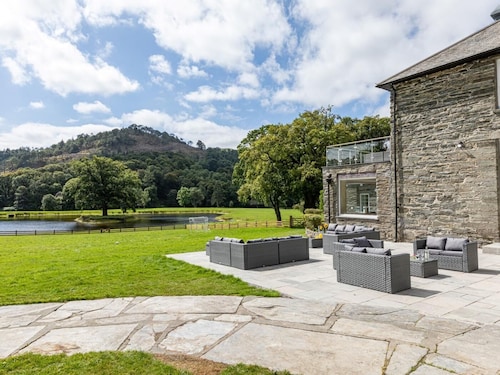 12 Bed in Bala (oc-75289)
