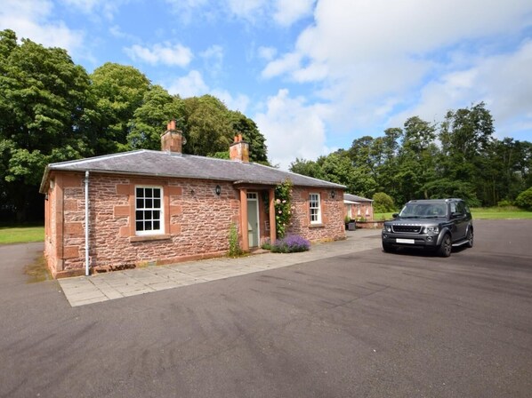 Exterior - 3 Bed in Annan (oc-75355) (Annan)
