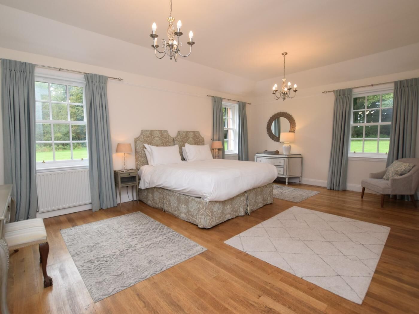 3 bedrooms, travel crib, WiFi (free), bed sheets