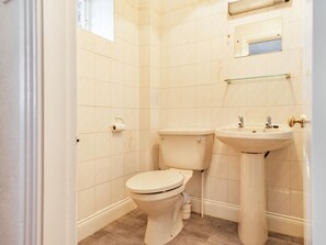 Bathroom - 4 Bed in Penrith (oc-sz054) (Matterdale End)