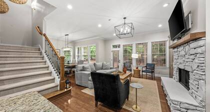 Pet-Friendly Reynolds Lake Oconee Retreat 3BR Cottage Near Golf & Lake