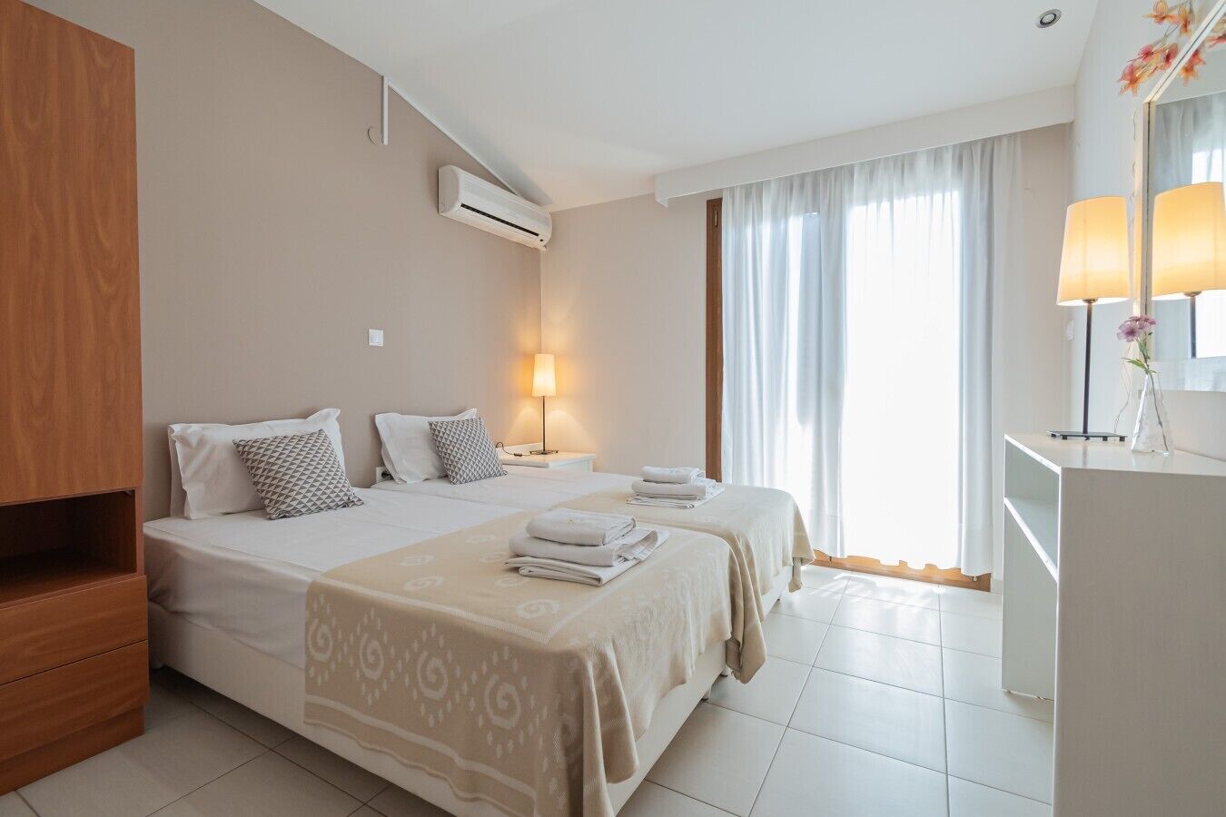 3 slaapkamers, een strijkplank/strijkijzer, wifi, beddengoed