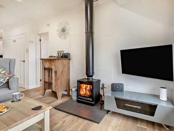 Living area - 2 Bed in Norwich (oc-75391) (Bacton)