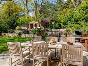 Outdoor dining - 4 Bed in Swanage (oc-dc070) (Studland)