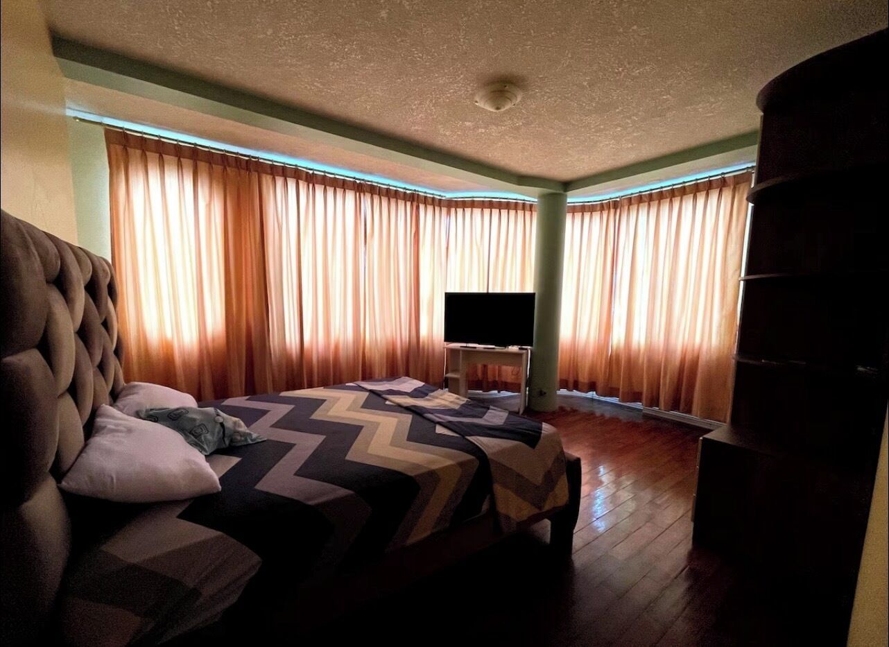 4 bedrooms, iron/ironing board, Internet, bed sheets