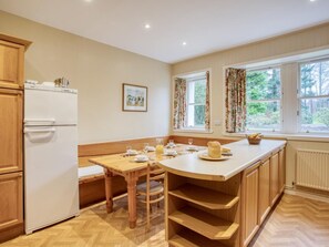 Dining - 6 Bed in Fort William (oc-ca139) (Corribeg)