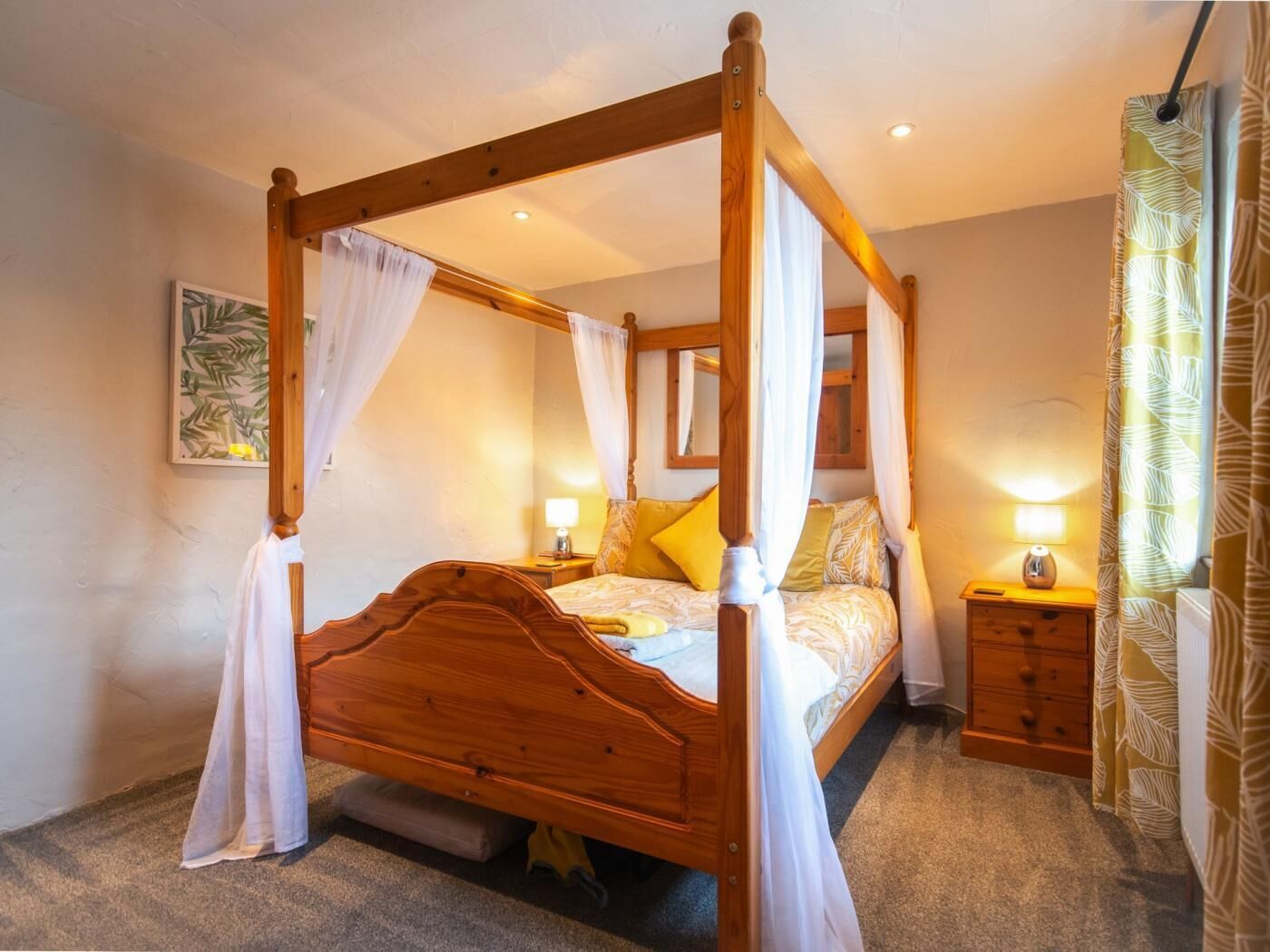1 bedroom, travel cot, free WiFi, bed sheets