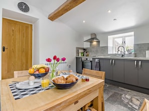 Dining - 2 Bed in Wrexham (oc-76399) (Coedpoeth)