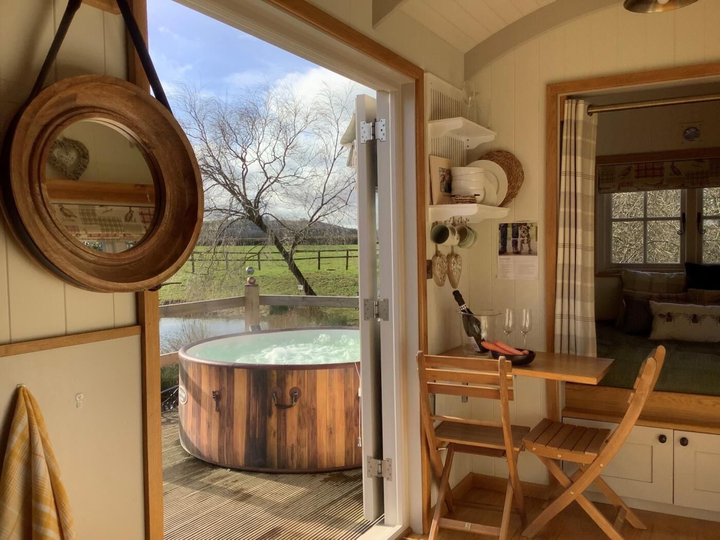 1 bedroom, WiFi (free), bed sheets